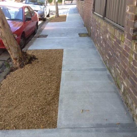 Extended tree pit footpath