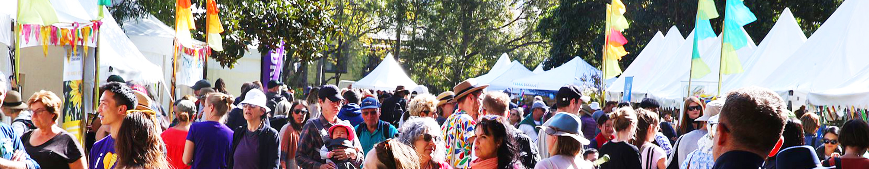 Crowd at Footprints 