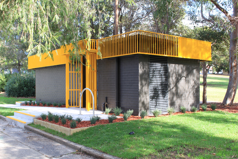 War Memorial Park toilet block