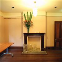 Room 2 part decorated mantelpiece, Clontarf Cottage 