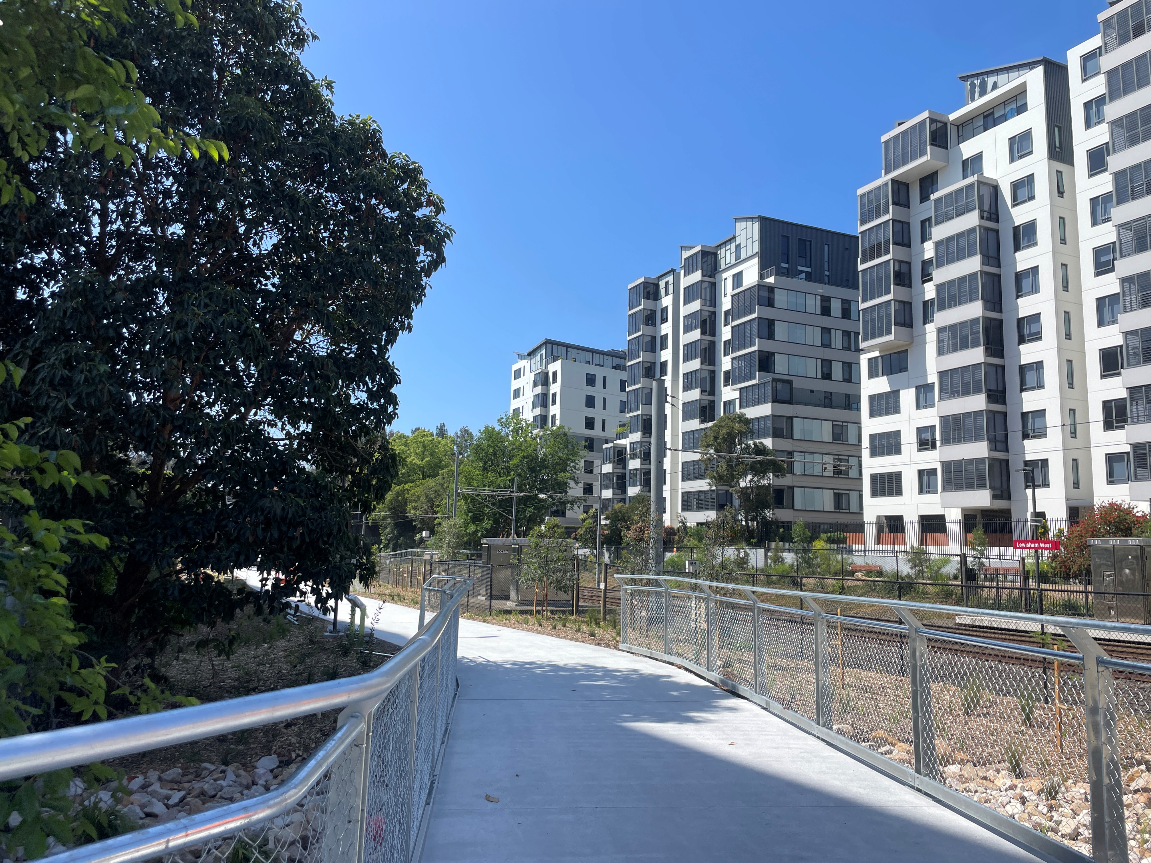 LW raised path - 30 Sep 2025