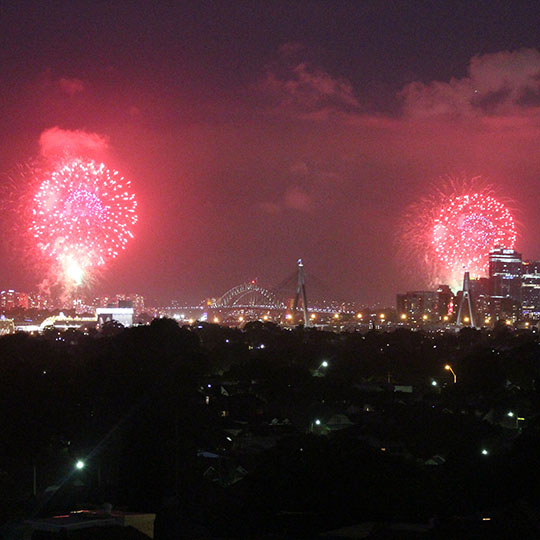  New Years Eve fireworks with harbour brigde