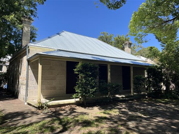 Image of the exterior of Clontarf Cottage
